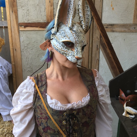 My name is Gabrielle...and I love clothes. - Picture 6 of 6